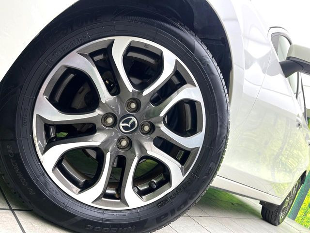 �y����16�C���`�A���~�z�C�[���z�O�ςɃ}�b�`���������A���~�z�C�[���𑕒����Ă���܂��B�e��ЊO�A���~�z�C�[����A�X�^�b�h���X�^�C�����戵�����Ă���܂��B���񂲑��k����������