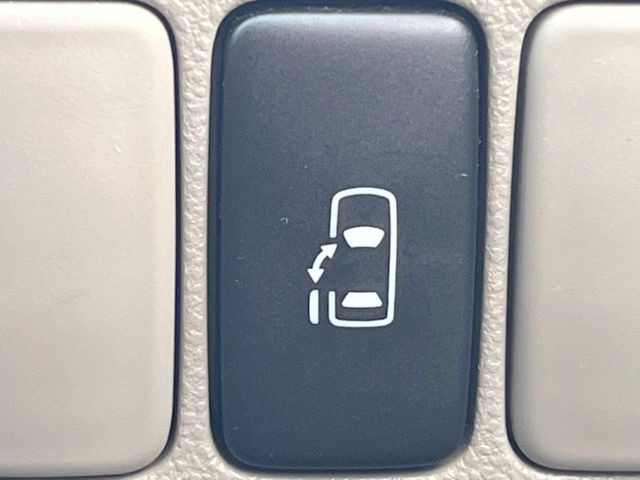 �y�p���[�X���C�h�h�A�z�X�}�[�g�L�[��^�]�Ȃ̃X�C�b�`�ŃX���C�h�h�A�̊J���\���d��������͂����ăh�A���J����K�v�������A���������q�l�ł��A�d���ו��������Ă��鎞�����N�ɊJ���߂ł��܂���