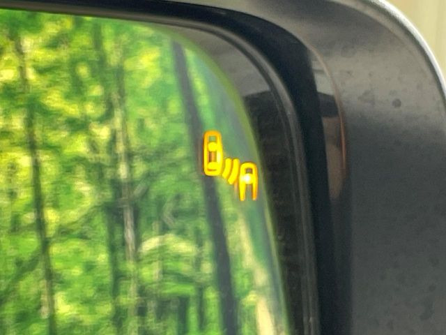 �y�u���C���h�X�|�b�g���[�j���O�z���s���A�h�A�~���[�̎��p�ɂȂ�₷���ӏ��Ɍ㑱�Ԃ��ڋ߂���ƃT�C�h�~���[�t�߂Ɍx����\���A�h���C�o�[�ɒ��ӊ��N�����Ă���܂��B