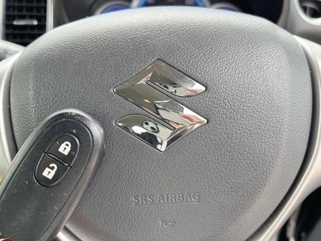 �y�L�[���X�X�^�[�g�V�X�e���z�J�o����|�P�b�g�ɓ��ꂽ�܂܂ł��h�A�̎{���E�������\�ȃX�}�[�g�L�[�𑕔��B�G���W���̃I���E�I�t�����J�M�����o���K�v����������Ƃ��Ă��֗��ł���