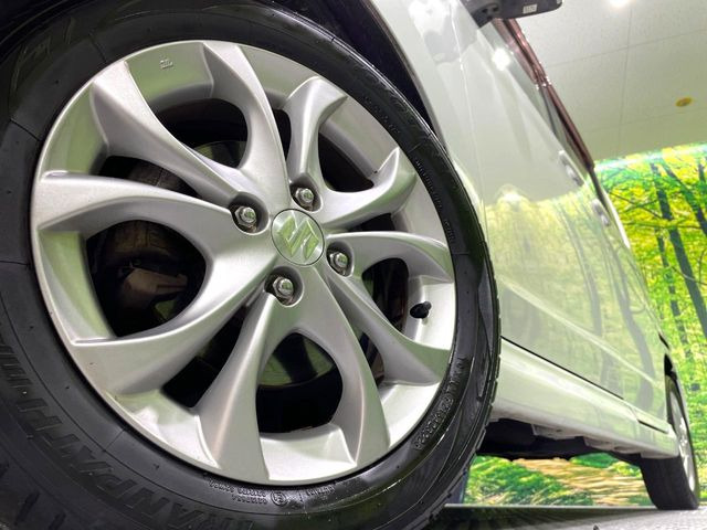 �y����15�C���`�A���~�z�C�[���z�O�ςɃ}�b�`���������A���~�z�C�[���𑕒����Ă���܂��B�e��ЊO�A���~�z�C�[����A�X�^�b�h���X�^�C�����戵�����Ă���܂��B���񂲑��k����������