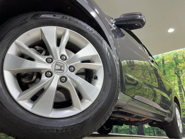 �y����16�C���`�A���~�z�C�[���z�O�ςɃ}�b�`���������A���~�z�C�[���𑕒����Ă���܂��B�e��ЊO�A���~�z�C�[����A�X�^�b�h���X�^�C�����戵�����Ă���܂��B���񂲑��k����������