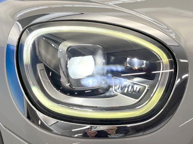 ��LED�w�b�h���C�g:��ԑ��s�����ǍD�Ȏ��E���m�ۂ����S���ĉ^�]�ł��鍂�P�xLED�w�b�h���C�g�𑕔�!�_�����x�������A����d�͂��}�����Ă��܂��B