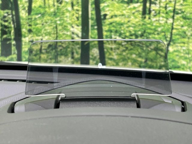 �y�w�b�h�A�b�v�f�B�X�v���C�z���݂̑��x�⑖�s�����f�W�^���\���ŉ^�]�ȑO���̃K���X�ɓ��e!�^�]���A�ڐ������炳���K�v�ȏ����m�F�ł���̂łƂ��Ă��֗��ň��S!