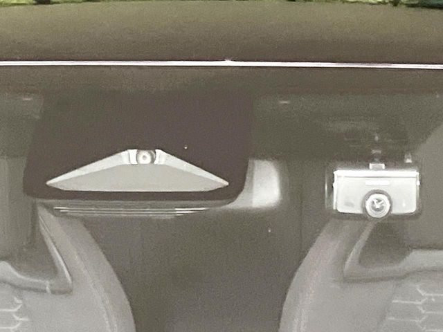 【トヨタセーフティセンス】走行中に前方の車両等を認識し、衝突しそうな時は警報とブレーキで衝突回避と被害軽減をアシスト。より安全にドライブをお楽しみいただけます。