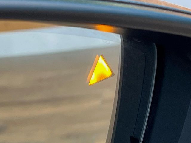 �y�u���C���h�X�|�b�g���j�^�����O�z���s���A�h�A�~���[�̎��p�ɂȂ�₷���ӏ��Ɍ㑱�Ԃ��ڋ߂���ƃT�C�h�~���[�t�߂Ɍx����\���A�h���C�o�[�ɒ��ӊ��N�����Ă���܂��B