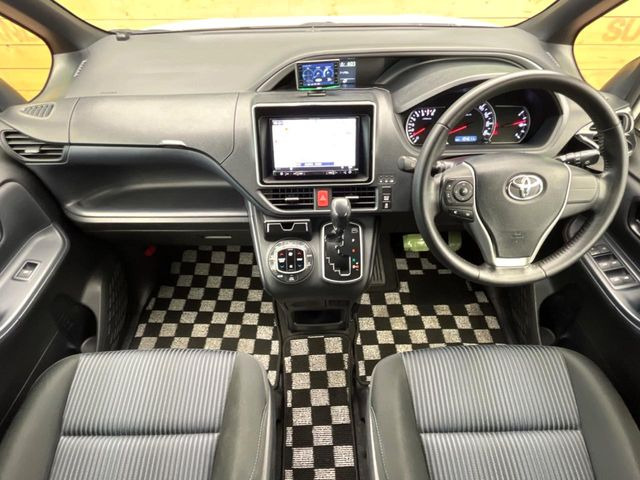 ヴォクシー2.0 ZS 煌