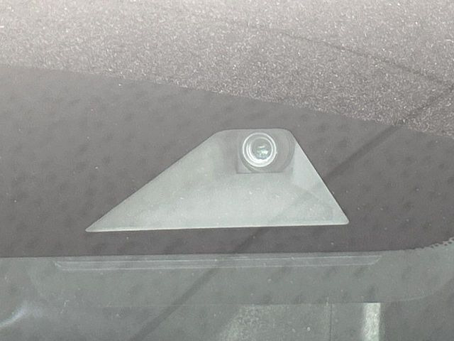 �y�C���e���W�F���g�G�}�[�W�F���V�[�u���[�L�z�t�����g�J�����őO���̎ԗ�����s�҂����m�B�Փ˂������Ȏ��͏Փ˔�Q�y���u���[�L���쓮�A�Փˉ�����T�|�[�g�B�����S�Ƀh���C�u�����y���݂��������܂��B