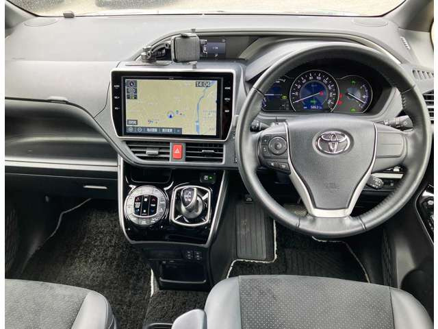 ヴォクシー1.8 ハイブリッド ZS 煌III