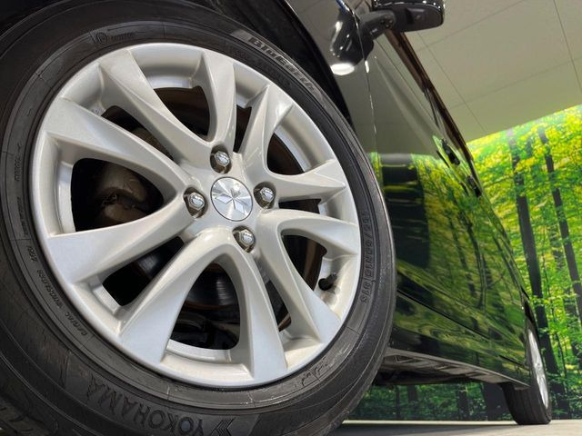 �y����15�C���`�A���~�z�C�[���z�O�ςɃ}�b�`���������A���~�z�C�[���𑕒����Ă���܂��B�e��ЊO�A���~�z�C�[����A�X�^�b�h���X�^�C�����戵�����Ă���܂��B���񂲑��k����������