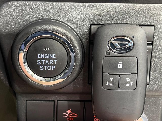 �y�L�[�t���[�V�X�e���z�J�o����|�P�b�g�ɓ��ꂽ�܂܂ł��h�A�̎{���E�������\�ȃX�}�[�g�L�[�𑕔��B�G���W���̃I���E�I�t�����J�M�����o���K�v����������Ƃ��Ă��֗��ł���