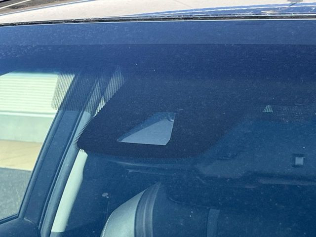 �y�g���^�Z�[�t�e�B�Z���X�z���s���ɑO���̎ԗ�����F�����A�Փ˂������Ȏ��͌x��ƃu���[�L�ŏՓˉ���Ɣ�Q�y�����A�V�X�g�B�����S�Ƀh���C�u�����y���݂��������܂��B