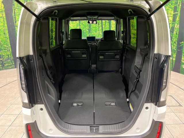 ���i�̂���������ʋ΁A���}���ɏ\���ȉ׎��X�y�[�X���m�ۂ��Ă���܂��B�Z�J���h�V�[�g��|���ƁA�傫�ȉו��̐ύڂ��\�ł���