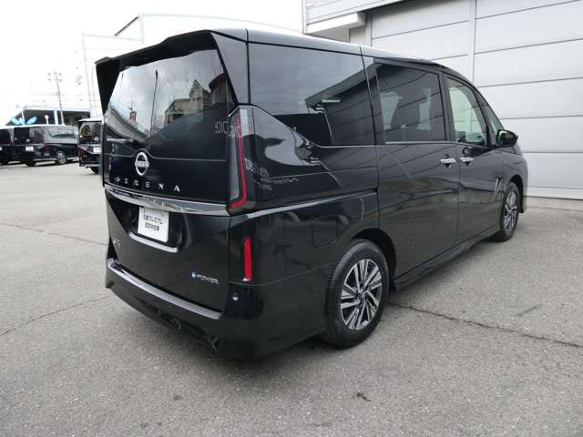 セレナ1.4 e-POWER ハイウェイスターV