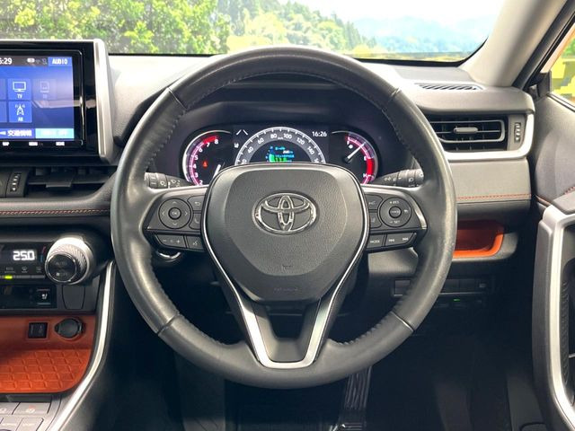 �y�����v�����X�e�A�����O�z�㎿�Ȋv���g�p���邱�ƂŁA��ɂ����������݂ƂĂ��^�]���₷���n���h���ł���