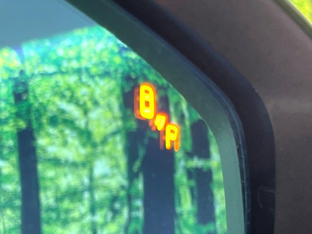 �y�u���C���h�X�|�b�g���j�^�����O�z���s���A�h�A�~���[�̎��p�ɂȂ�₷���ӏ��Ɍ㑱�Ԃ��ڋ߂���ƃT�C�h�~���[�t�߂Ɍx����\���A�h���C�o�[�ɒ��ӊ��N�����Ă���܂��B