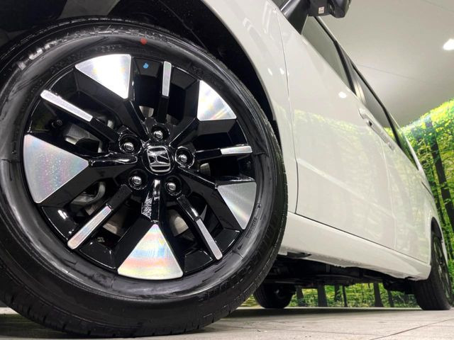 �y����16�C���`�A���~�z�C�[���z�O�ςɃ}�b�`���������A���~�z�C�[���𑕒����Ă���܂��B�e��ЊO�A���~�z�C�[����A�X�^�b�h���X�^�C�����戵�����Ă���܂��B���񂲑��k����������