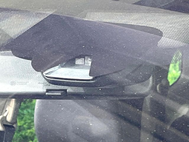 �y�C���e���W�F���g�G�}�[�W�F���V�[�u���[�L�z�t�����g�J�����őO���̎ԗ�����s�҂����m�B�Փ˂������Ȏ��͏Փ˔�Q�y���u���[�L���쓮�A�Փˉ�����T�|�[�g�B�����S�Ƀh���C�u�����y���݂��������܂��B