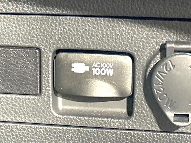 �y�A�N�Z�T���[�R���Z���g�z�L�����v��X�|�[�c�A�A�E�g�h�A�ł̃A�N�e�B�r�e�B�͂������A�ЊQ�E��d�̍ۂɏ����ɂ��Ȃ�AC100V�R���Z���g�𑕔���P�[�^�C��^�u���b�g�A�Q�[���@��̏[�d�ɂ���