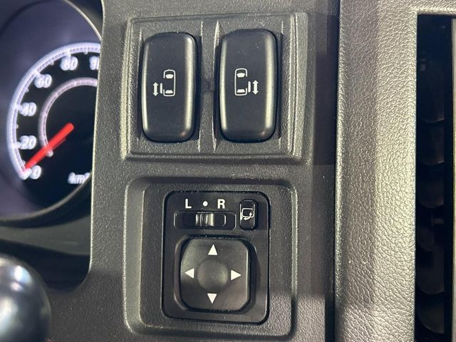 �y�����p���[�X���C�h�h�A�z�X�}�[�g�L�[��^�]�Ȃ̃X�C�b�`�Ō�ȗ����X���C�h�h�A�̊J���\���d��������͂����ăh�A���J����K�v�������A�����Ȃ��q�l�ł��ȒP�ɊJ���߂ł����K�ł���