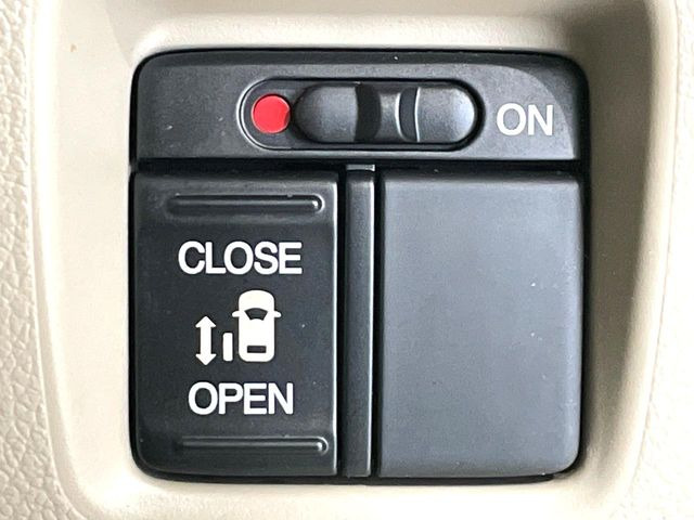 �y�p���[�X���C�h�h�A�z�X�}�[�g�L�[��^�]�Ȃ̃X�C�b�`�ŃX���C�h�h�A�̊J���\���d��������͂����ăh�A���J����K�v�������A���������q�l�ł��A�d���ו��������Ă��鎞�����N�ɊJ���߂ł��܂���