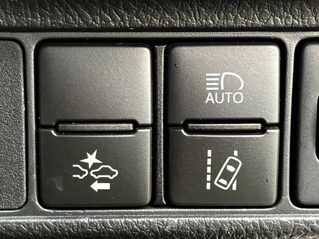 �y�g���^�Z�[�t�e�B�Z���X�z���s���ɑO���̎ԗ�����F�����A�Փ˂������Ȏ��͌x��ƃu���[�L�ŏՓˉ���Ɣ�Q�y�����A�V�X�g�B�����S�Ƀh���C�u�����y���݂��������܂��B