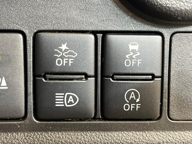 �y�X�}�[�g�A�V�X�g�z���s���ɑO���̎ԗ�����F�����A�Փ˂������Ȏ��͌x��ƃu���[�L�ŏՓˉ���Ɣ�Q�y�����A�V�X�g�B�����S�Ƀh���C�u�����y���݂��������܂��B