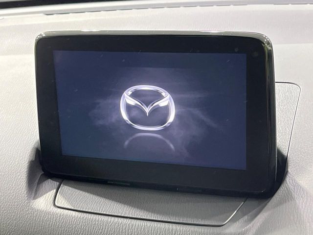 �y8.8�C���`�}�c�_�R�l�N�g�z�ԓ��̕��͋C�Ƀ}�b�`������^�̃f�B�X�v���C�B�X�}�z�ڑ��ł̃i�r�g�p��Bluetooth�Đ����A�l�X�ȋ@�\���y���߂܂��B�����I�ȃ_�C�������삪�\�ŁA�g��������ǍD�ł��B