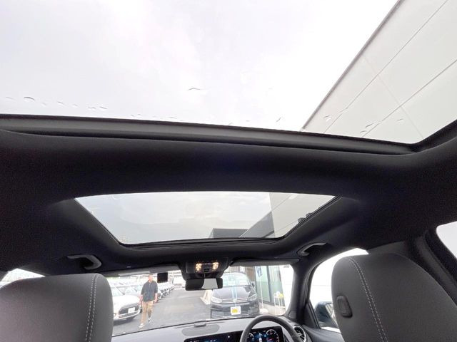 ���p�m���~�b�N�X���C�f�B���O���[�t::�唗�͂̃p�m���}���[�t�́A�㕔���Ȃɂ܂ő����Ă���A�J���I�ȋ�Ԃ����y���݂��������܂��B