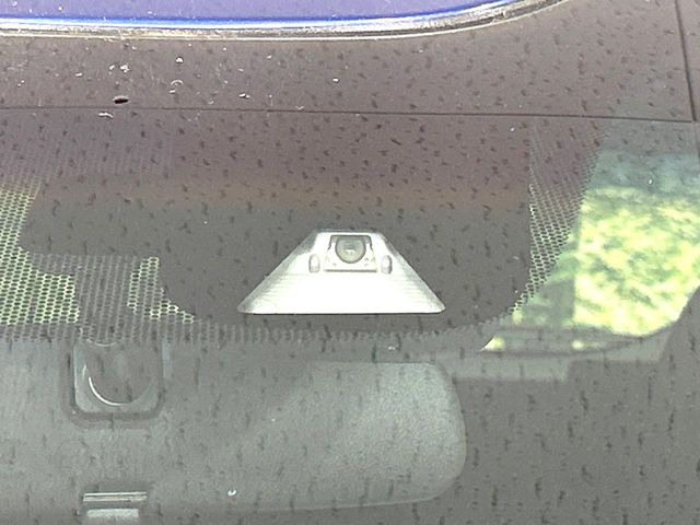 �y�z���_�Z���V���O�z���s���ɑO���̎ԗ�����F�����A�Փ˂������Ȏ��͌x��ƃu���[�L�ŏՓˉ���Ɣ�Q�y�����A�V�X�g�B�����S�Ƀh���C�u�����y���݂��������܂��B