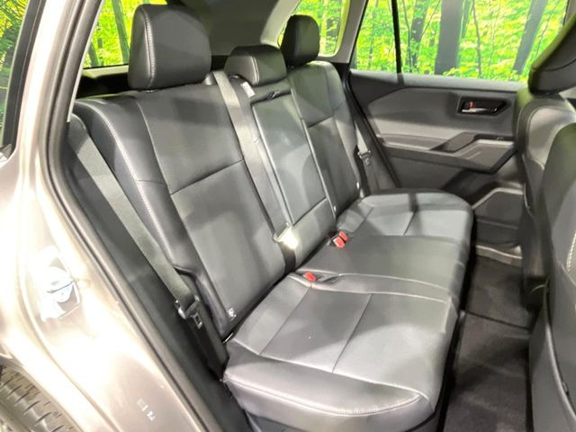 ���i���ȃI���W�i���t���A�}�b�g���I�v�V�����ɂĂ��p�ӂ��Ă���܂��B���D���ȃf�U�C����J���[�����Ԃɍ��킹�đI��ł����������Ƃ��ł��܂���