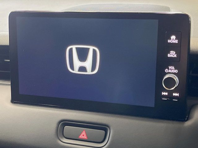 �y9�C���` �z���_�R�l�N�g�f�B�X�v���C�z���F���̍������ʃf�B�X�v���C�Ńi�r�̎g�p��A�������̃X�}�[�g�t�H���ƘA�g����bluetooth�ł̉��y�Đ����\�ł���