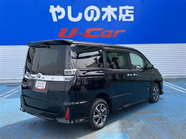 ヴォクシー2.0 ZS 煌III 4WD