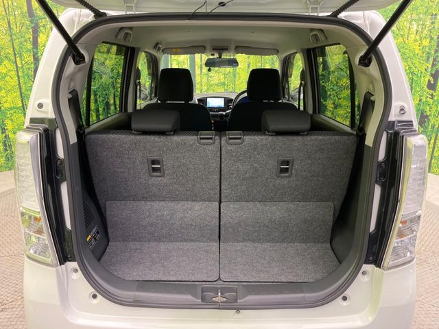 ���i�̂���������ʋ΁A���}���ɏ\���ȉ׎��X�y�[�X���m�ۂ��Ă���܂��B�Z�J���h�V�[�g��|���ƁA�傫�ȉו��̐ύڂ��\�ł���