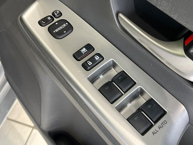 �y�d���i�[�~���[�z�T�C�h�~���[�͓d���i�[���ƂȂ��Ă���A�������ԏ�ł��L�Y�������X�N��}�����܂��B