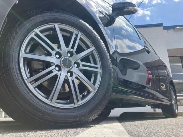 �y16�C���`�A���~�z�C�[���z�O�ςɃ}�b�`�����A���~�z�C�[���𑕒����Ă���܂��B�e��A���~�z�C�[����A�X�^�b�h���X�^�C�����戵�����Ă���܂��B���񂲑��k����������