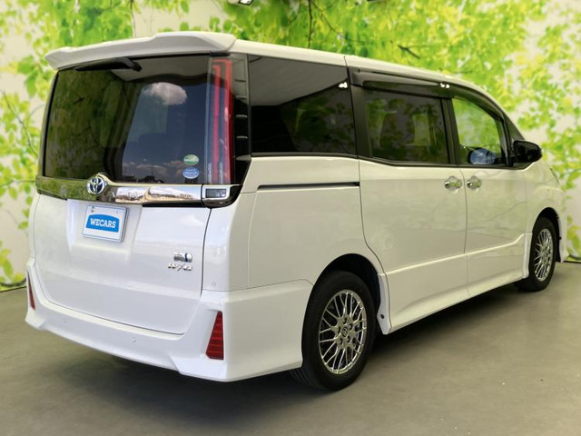 ノア1.8 ハイブリッド Si W×B III