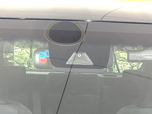 �y�g���^�Z�[�t�e�B�Z���X�z���s���ɑO���̎ԗ�����F�����A�Փ˂������Ȏ��͌x��ƃu���[�L�ŏՓˉ���Ɣ�Q�y�����A�V�X�g�B�����S�Ƀh���C�u�����y���݂��������܂��B