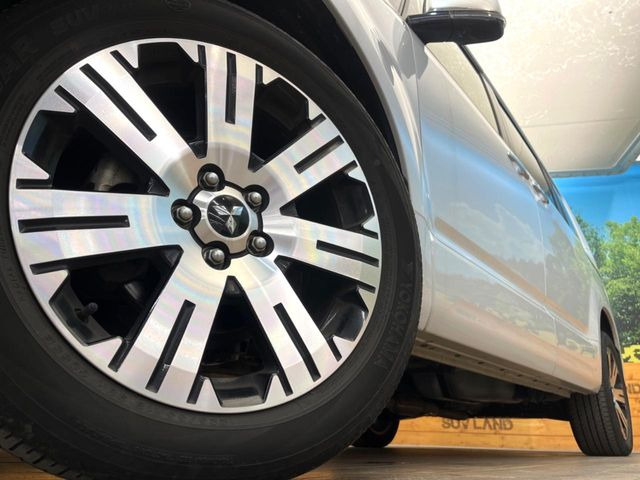 �y����18�C���`�A���~�z�C�[���z�O�ςɃ}�b�`���������A���~�z�C�[���𑕒����Ă���܂��B�e��ЊO�A���~�z�C�[����A�X�^�b�h���X�^�C�����戵�����Ă���܂��B���񂲑��k����������