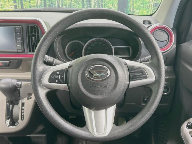 【ステアリングスイッチ】運転中、前方から目線をそらすことなく、オーディオ等の操作が可能な便利機能!安心&快適なドライブを演出してくれます♪