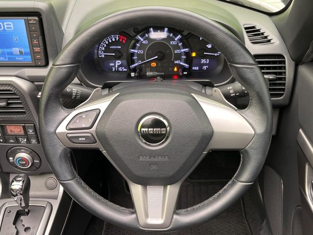 �y�����v�����X�e�A�����O�z�㎿�Ȋv���g�p���邱�ƂŁA��ɂ����������݂ƂĂ��^�]���₷���n���h���ł���