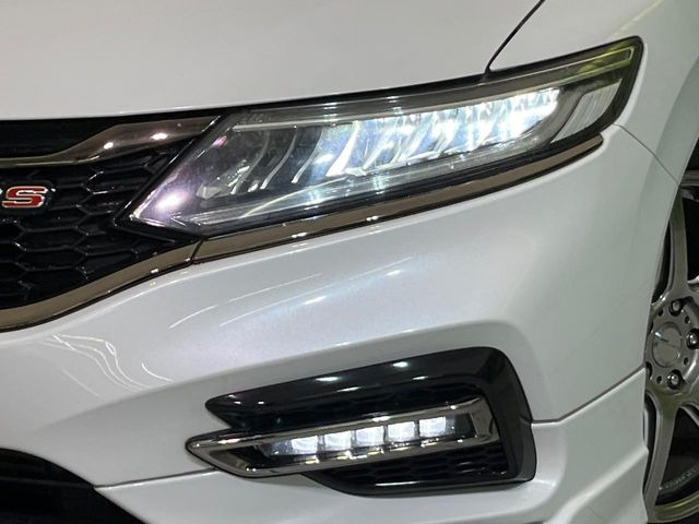 �yLED�w�b�h���C�g�z���V����ԑ��s�����ǍD�Ȏ��E���m�ۂ����S���ĉ^�]�ł��鍂�P�xLED�w�b�h���C�g�𑕔�!�_�����x�������A����d�͂��}�����Ă��܂��B