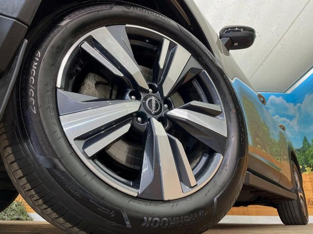 �y�����A���~�z�C�[���z�O�ςɃ}�b�`���������A���~�z�C�[���𑕒����Ă���܂��B�e��ЊO�A���~�z�C�[����A�X�^�b�h���X�^�C�����戵�����Ă���܂��B���񂲑��k����������