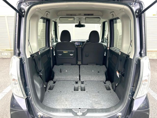 普段のお買い物や通勤、送迎等に十分な荷室スペースを確保しております。セカンドシートを倒すと、大きな荷物の積載も可能です♪
