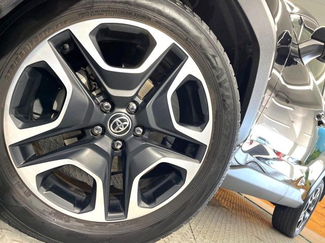 �y����19�C���`�A���~�z�C�[���z�O�ςɃ}�b�`���������A���~�z�C�[���𑕒����Ă���܂��B�e��ЊO�A���~�z�C�[����A�X�^�b�h���X�^�C�����戵�����Ă���܂��B���񂲑��k����������