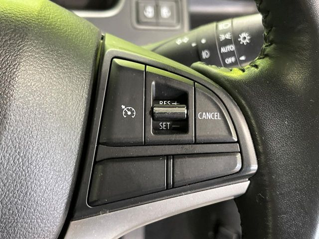 �y�N���[�Y�R���g���[���z�������H�����N���N���s�B�A�N�Z���𗣂��Ă���葬�x�ő��s���ł��A�������^�]���̕��S���y��!�����E�������ȒP�ȃX�C�b�`����Œ����ł��܂��B