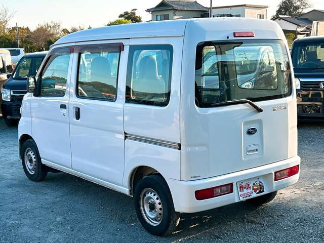 ���X�ł͌y�����Ԃ��畁�ʎԂ܂ŕ��L���I�[�����[�J�[�̎Ԏ�E�F�E�O���[�h��L�x�ɑ����Ă���܂��B