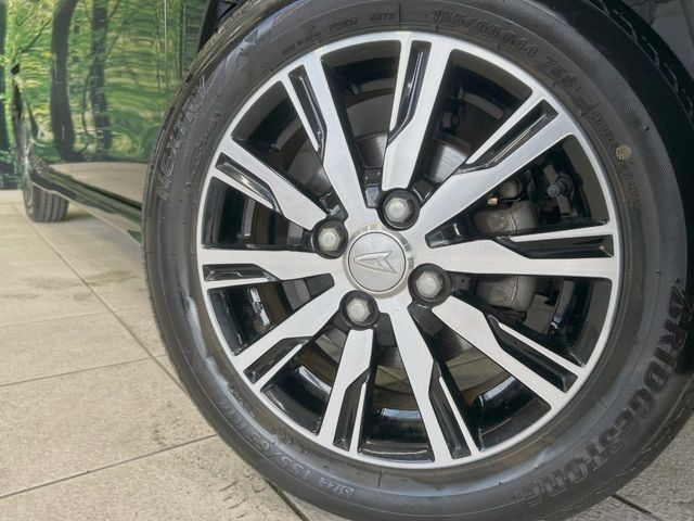 �y����14�C���`�A���~�z�C�[���z�O�ςɃ}�b�`���������A���~�z�C�[���𑕒����Ă���܂��B�e��ЊO�A���~�z�C�[����A�X�^�b�h���X�^�C�����戵�����Ă���܂��B���񂲑��k����������