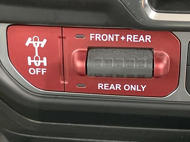 ���d�q���䎮�t�����g�X�E�F�C�o�[�f�B�X�N�l�N�g�V�X�e��:�R����O�i����ۂɃX�E�F�C�o�[��؂藣�����ƂŁA�t�����g�z�C�[�����㉺�ɓ����X�g���[�N���g�債�A�T�X�y���V�����̐ڒn�������サ�܂�!