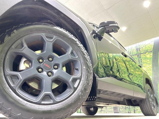 �y�����I�v�V����18�C���`�A���~�z�C�[���z�����I�v�V�����z�C�[���𑕒��B���s���\�̌���ɉ����A�O�ς����X�^�C���b�V���ɂȂ��Ă��܂��B